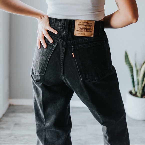 Vintage Levi’s Black Denim High Waist Jeans - Picture 2 of 10